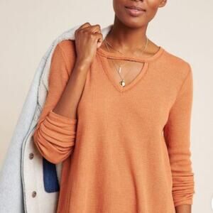 T.La by Anthropologie Waffle Knit Long Sleeve Tunic Tee Top M V-Neck Keyhole